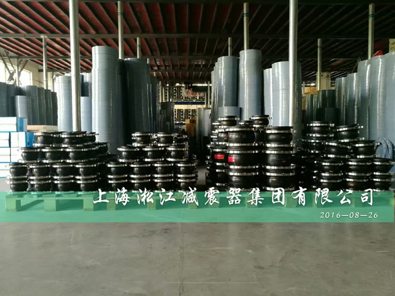 【實(shí)拍】304+EPDM=304法蘭EPDM橡膠接頭“大批發(fā)貨”