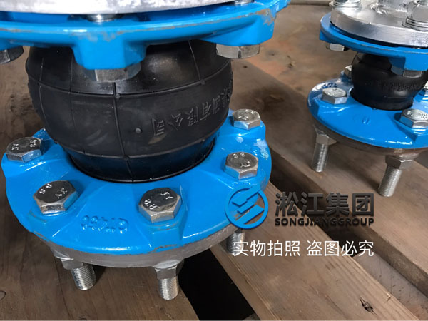 新型橡膠接頭生產出來后的第一件事就是壓力檢測