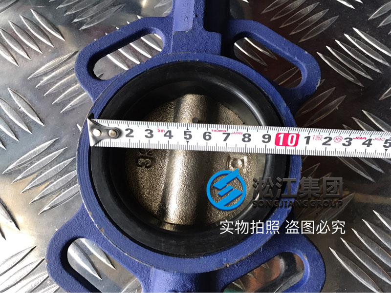 為什么橡膠接頭與對夾式軟密封蝶閥連接后出現泄漏現象？