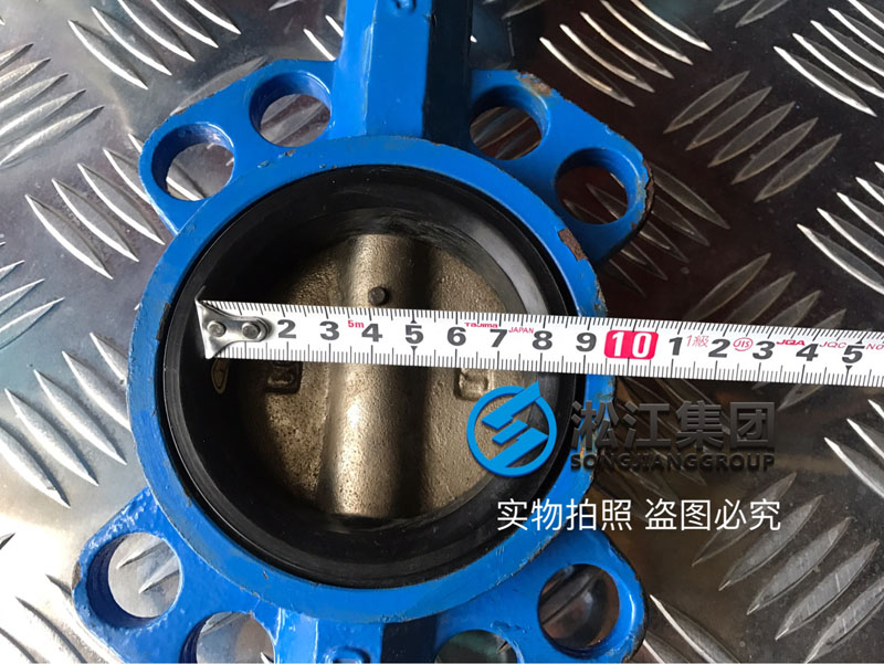 為什么橡膠接頭與對夾式軟密封蝶閥連接后出現泄漏現象？